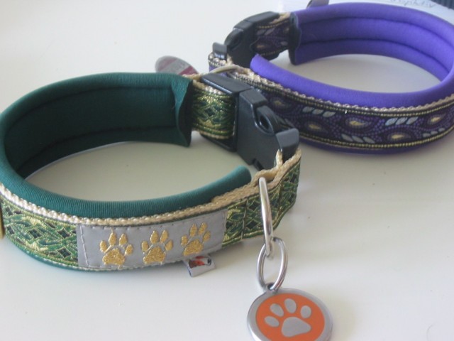 Ronja neue Halsbänder habe ich noch nicht gezeigt....